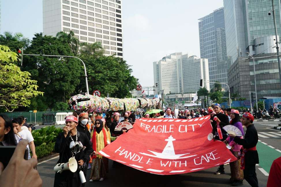 Dokumentasi 4/6/2023. Rombongan massa pawai dari berbagai penggiat lingkungan.